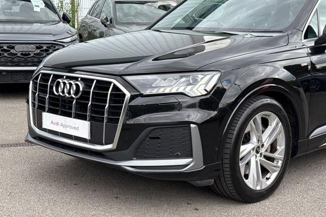 AUDI Q7 Photo 22
