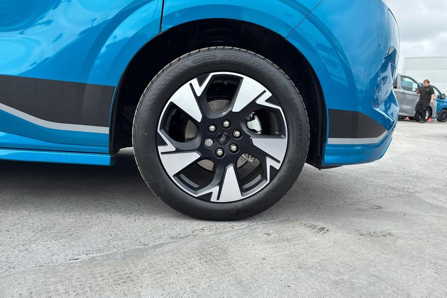Used Ford TRANSIT CUSTOM DYZ9135 38