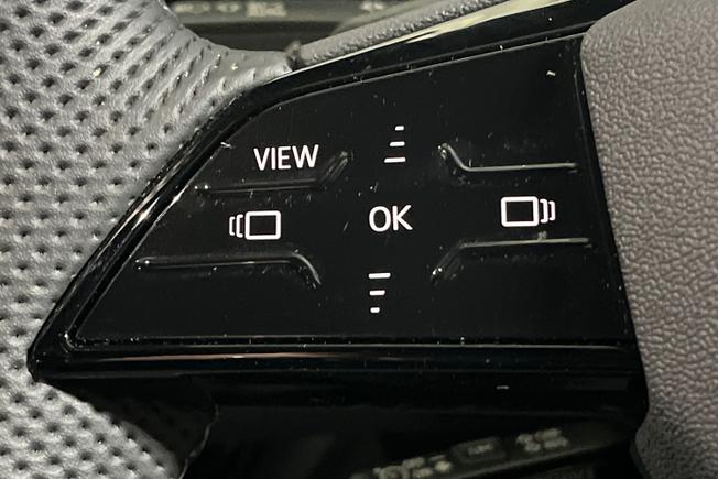 AUDI Q6 E-Tron Photo 16
