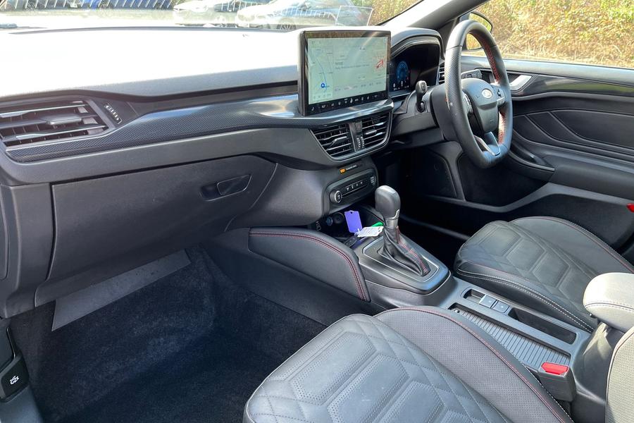 Ford FOCUS Photo autoimg-809cb4a14130ff8c7458b16550dc46799f3029e3.jpg
