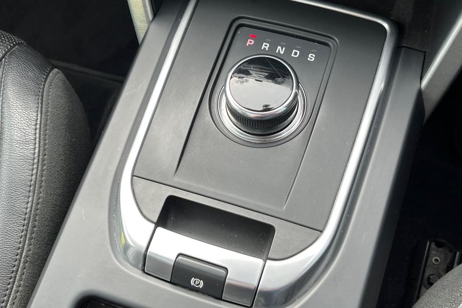 Land Rover DISCOVERY SPORT Photo autoimg-809f9868457c92bce0022c72c48759dad5101a6f.jpg