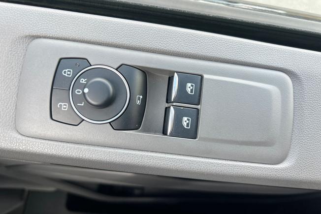 VOLKSWAGEN Transporter Photo 39