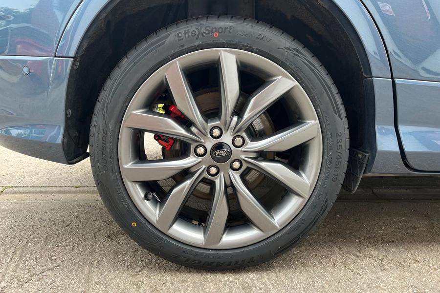 Ford KUGA Photo autoimg-80a6c3e31d492dc01283d02da1b2f81f5da6cc83.jpg