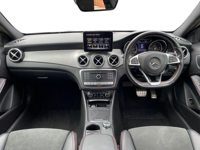 MERCEDES-BENZ GLA Photo 10