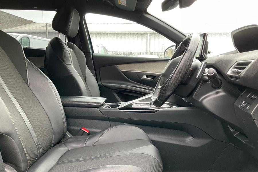 Peugeot 5008 Photo autoimg-80ab922927541791c66c6f093bcbe21097c49834.jpg