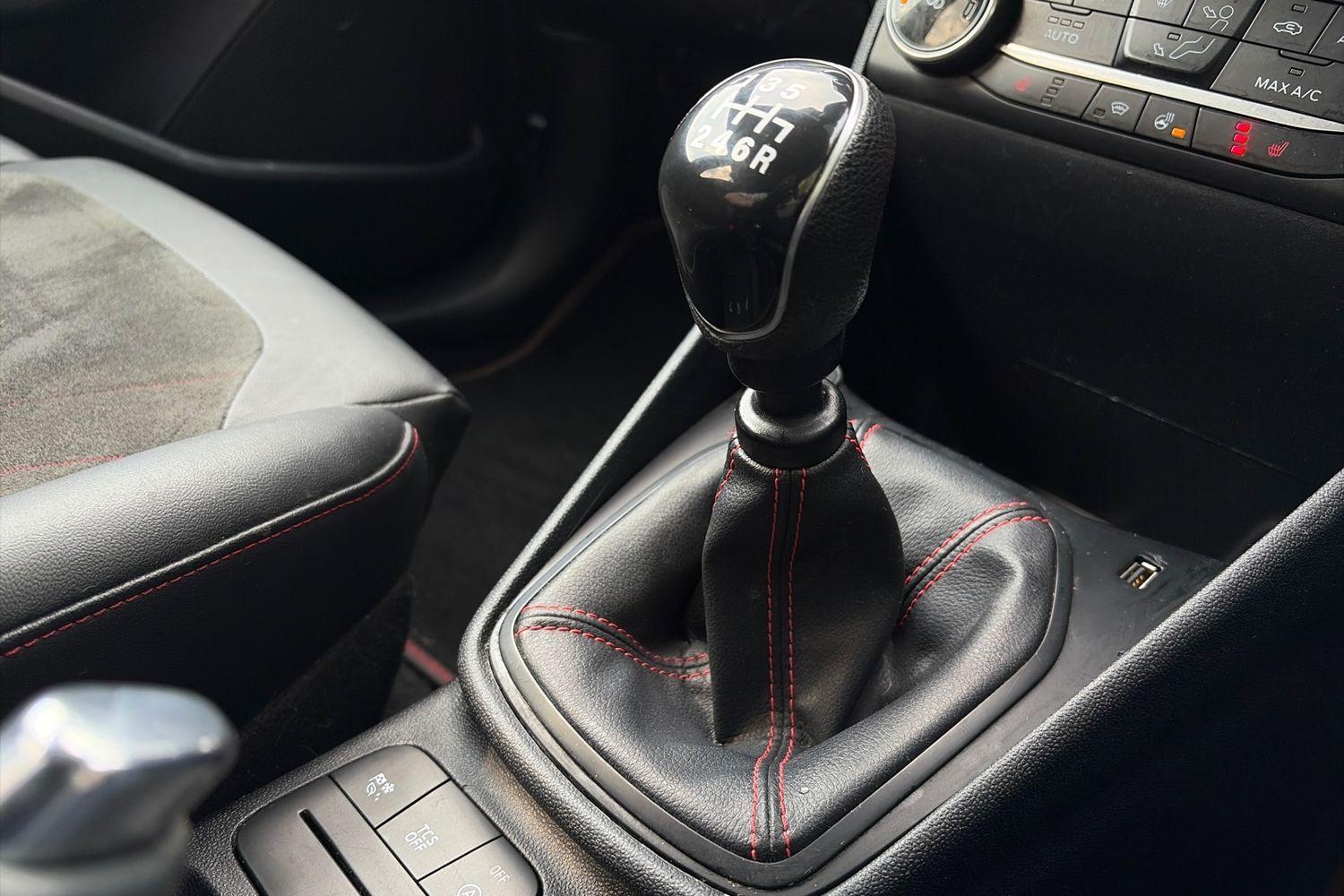 Ford Fiesta Photo 33