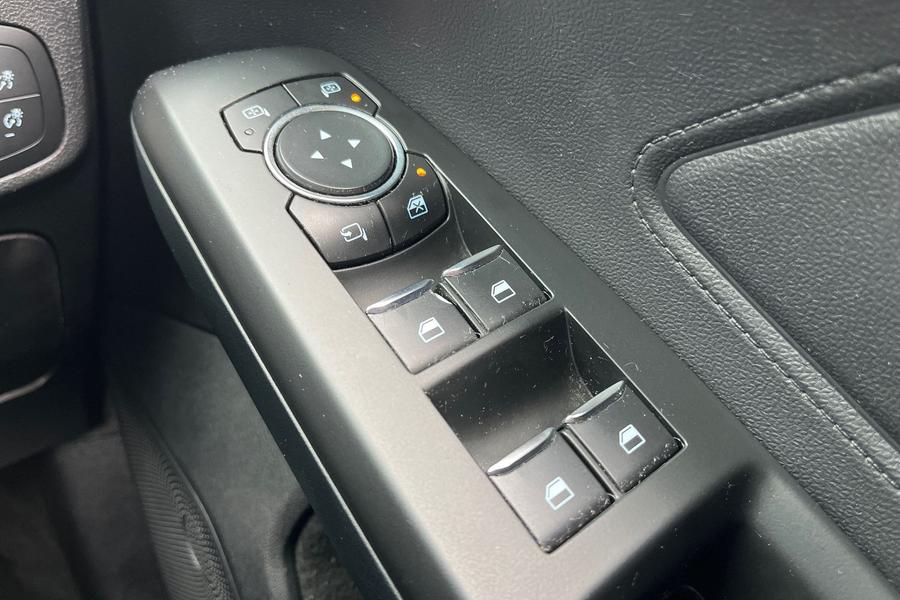 Ford Focus Photo autoimg-80ae0df250e530fcb37bc52f50ccce2703a39a28.jpg