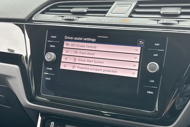 VOLKSWAGEN Touran Photo 34