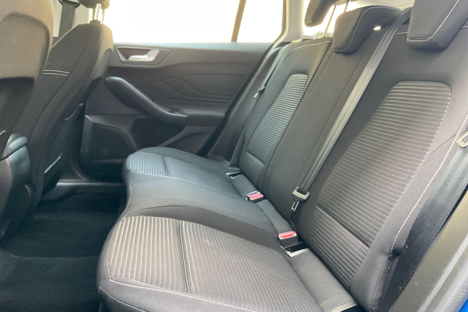 Ford FOCUS Photo 19