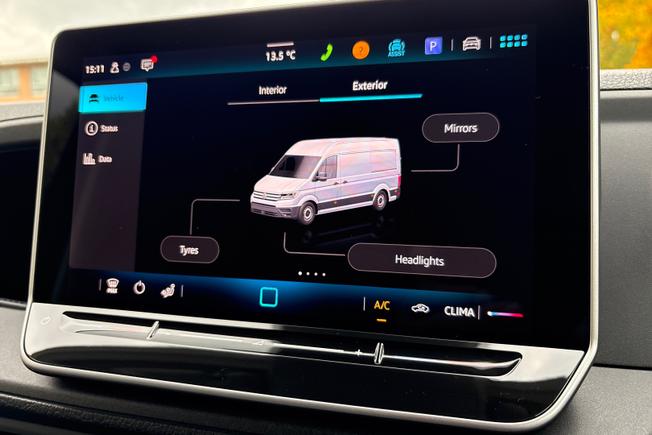 VOLKSWAGEN Crafter Photo 14