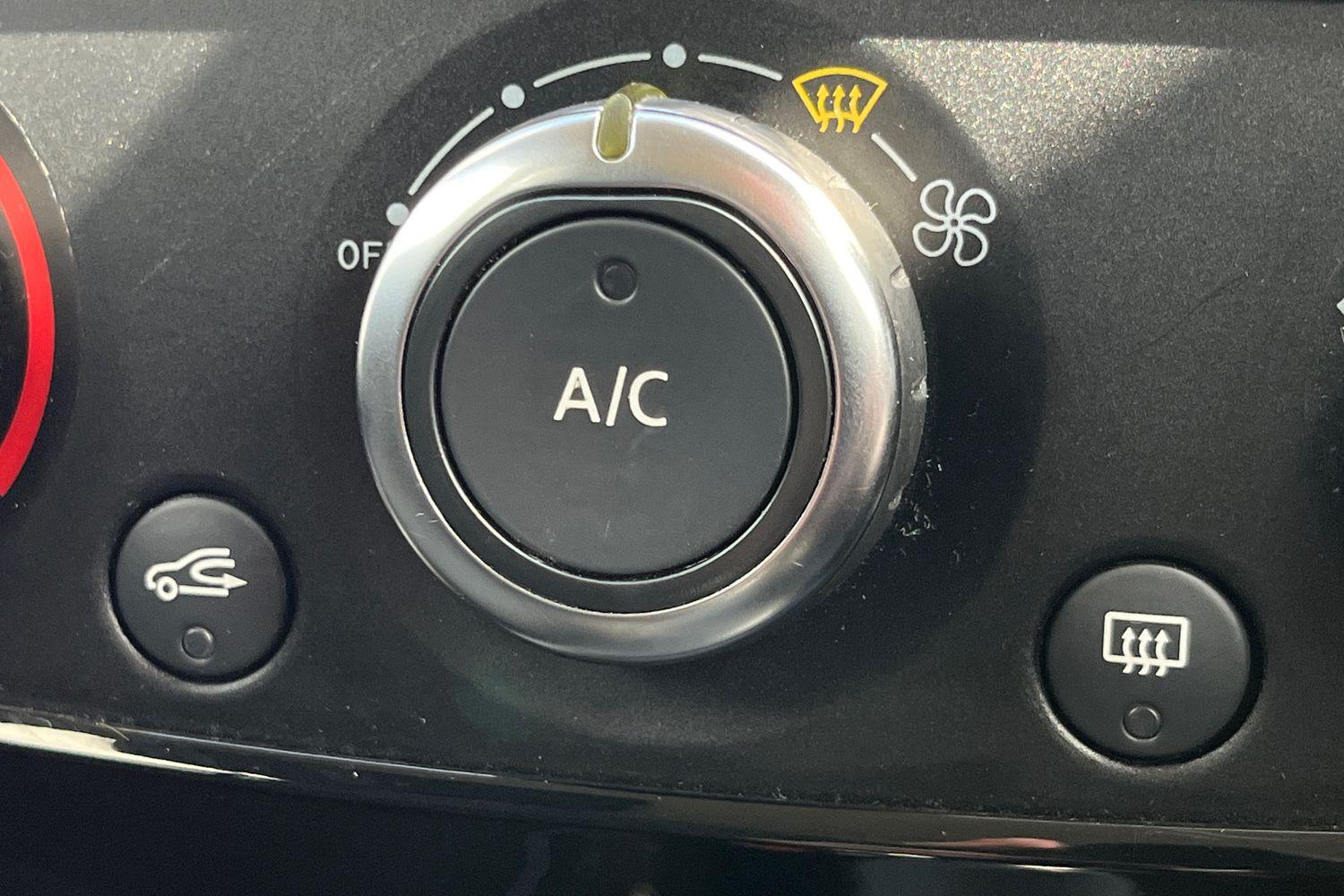 Renault CLIO Photo 32