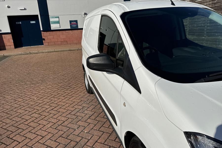 Ford TRANSIT COURIER Photo autoimg-80c09dc84f2bb68d80f3f44f819b0dd2abfe53bb.jpg