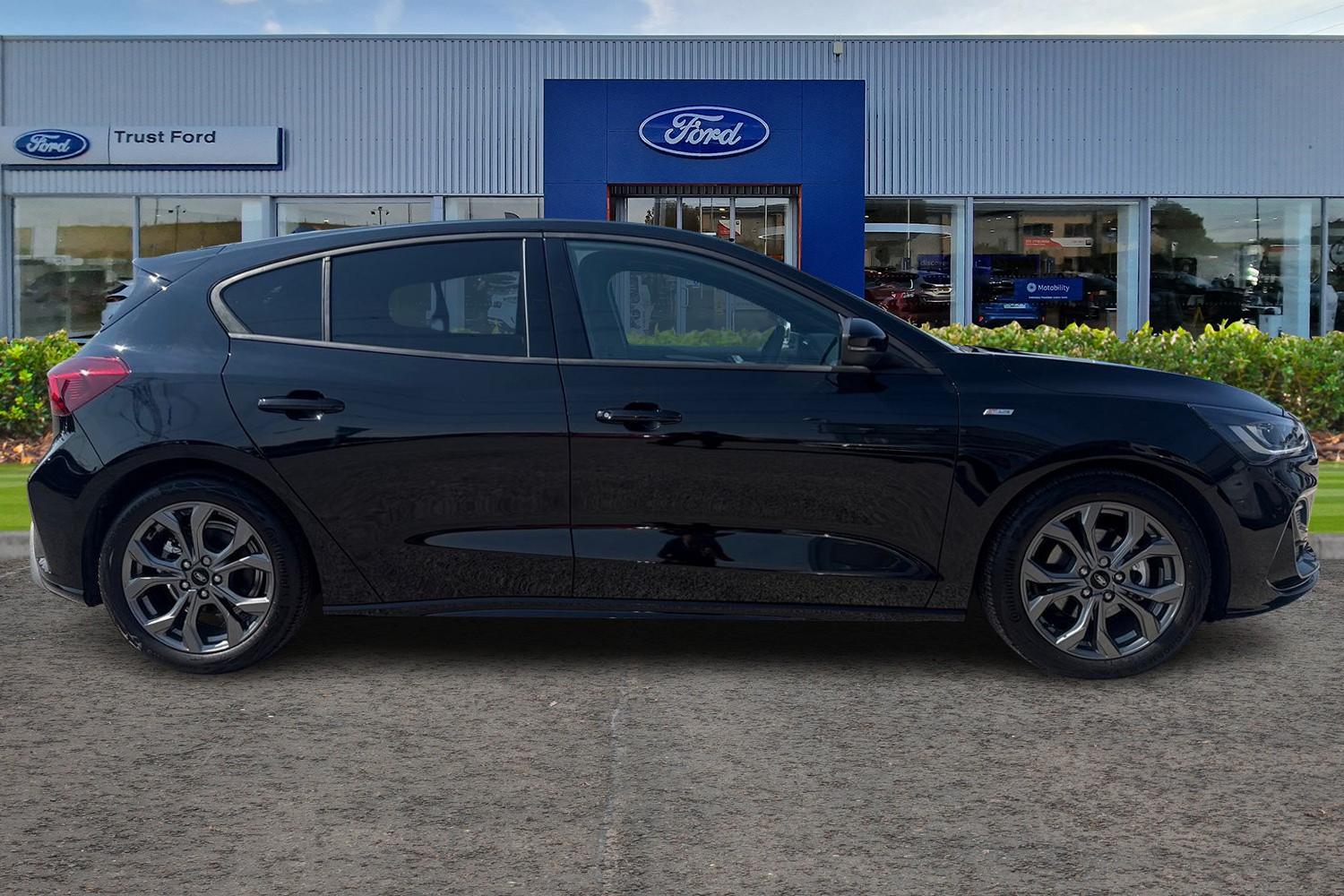 Ford FOCUS Photo 2