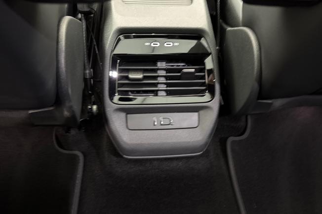 VOLKSWAGEN ID.5 Photo 35