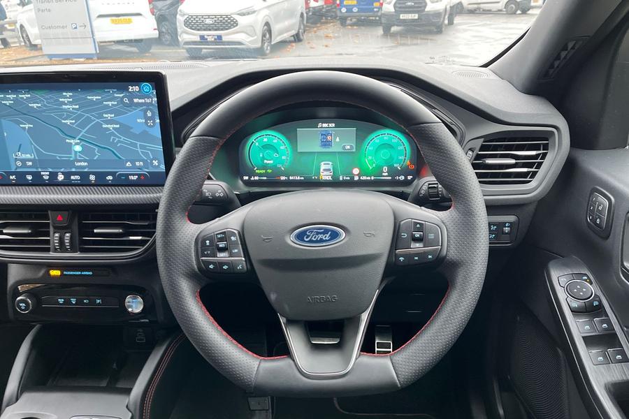 Ford KUGA Photo autoimg-80c6cbf8f6c78cf54f5066c649627181df988de8.jpg