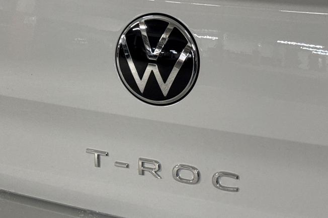 Volkswagen T-Roc Photo 37