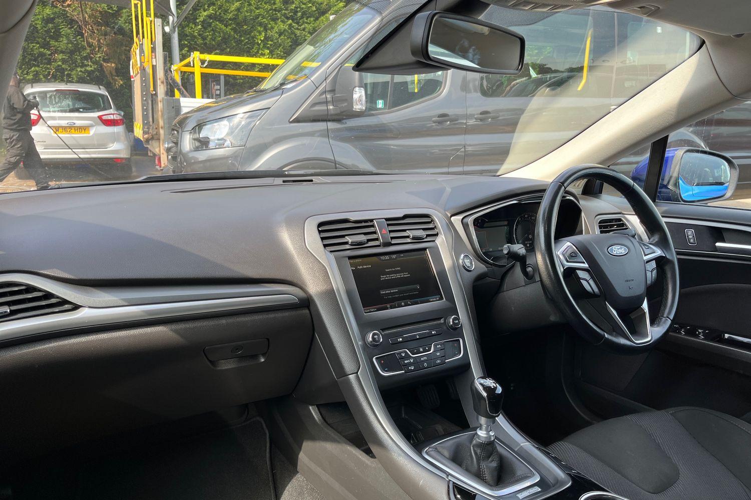 Ford MONDEO Photo 17