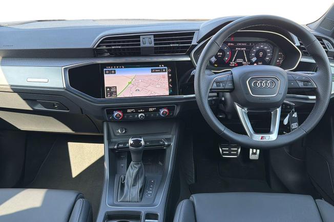 Audi Q3 Photo 10