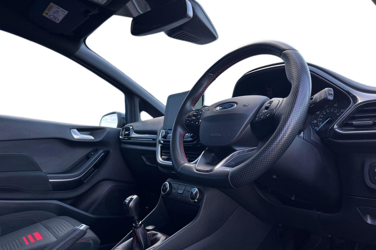 Ford Fiesta Photo 8
