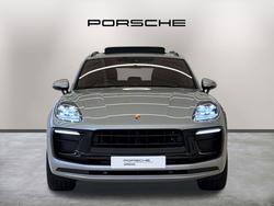 PORSCHE Macan Photo 2