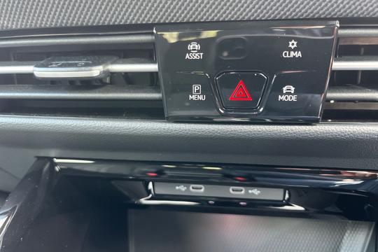 Volkswagen Golf Photo autoimg-80dd1973d00fa4473b8439d2a227bcf0cde54865.jpg