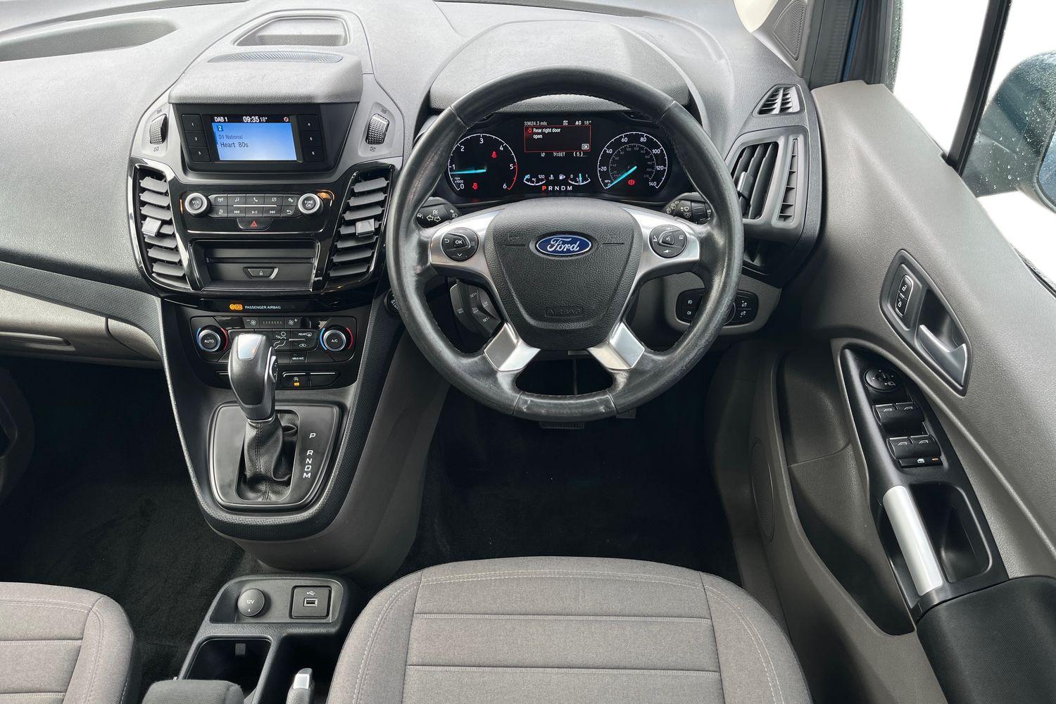 Ford TOURNEO CONNECT Photo 10