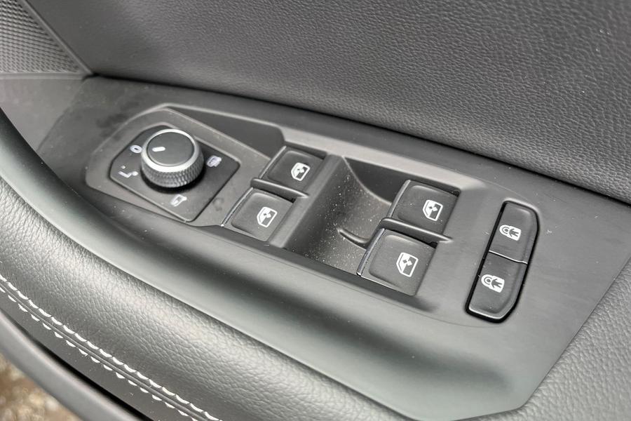 Volkswagen TOUAREG Photo autoimg-80e39e71d9c680723f876481ba5a8d4934e90a0d.jpg