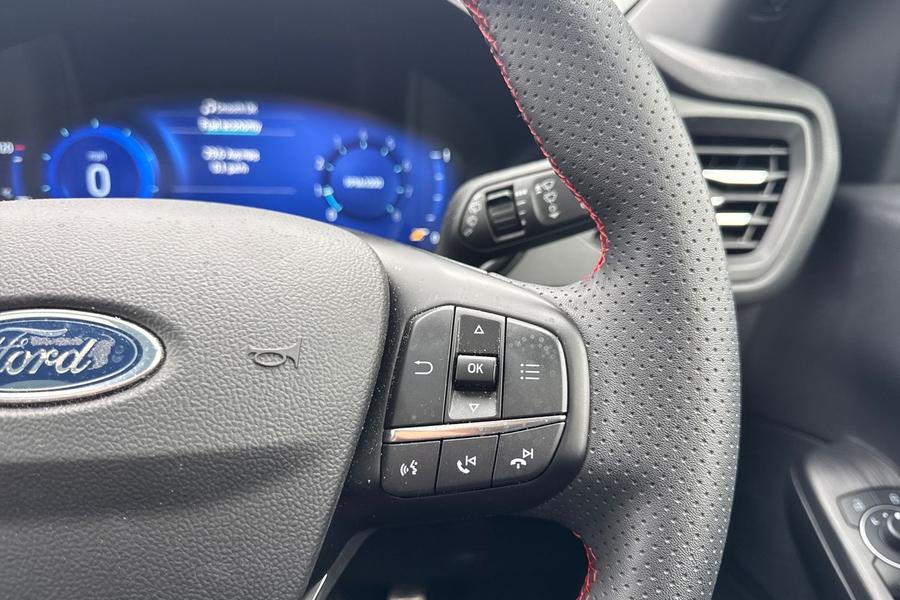 Ford KUGA Photo autoimg-80e3e1c3ec5d5af0232479813e54d1cb20275fb6.jpg