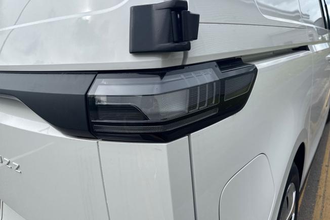Volkswagen ID. Buzz Cargo Photo 18