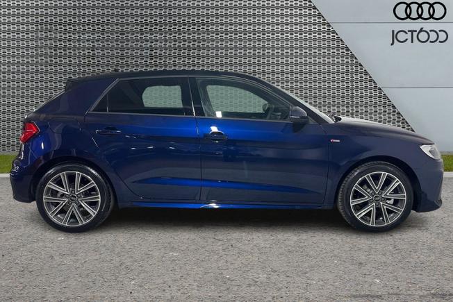 AUDI  A1 Photo 4