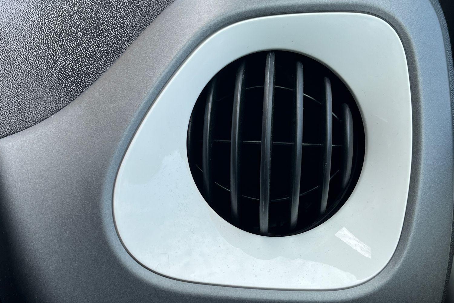 Toyota AYGO Photo 29