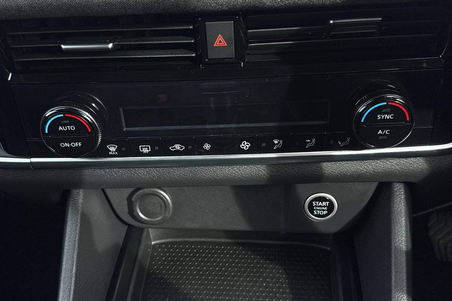 Nissan QASHQAI Photo 35