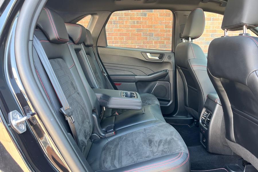 Ford Kuga Photo autoimg-80f66ede5099ea2c8ae5dd8db66cb4fd7a3ba00e.jpg