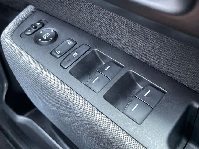 HONDA Honda E Photo 36