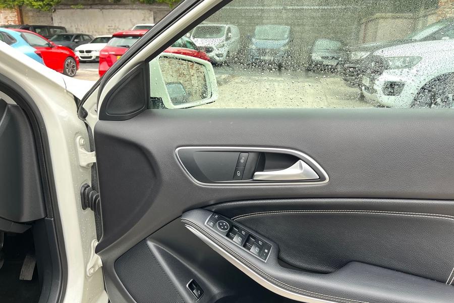 Mercedes-Benz GLA Photo autoimg-80fd3e6d1853225abac305ca289b6fd609e29c0e.jpg
