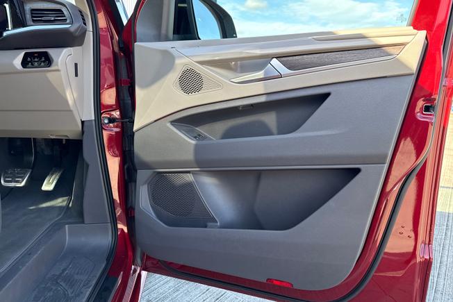 VOLKSWAGEN Multivan Photo 37