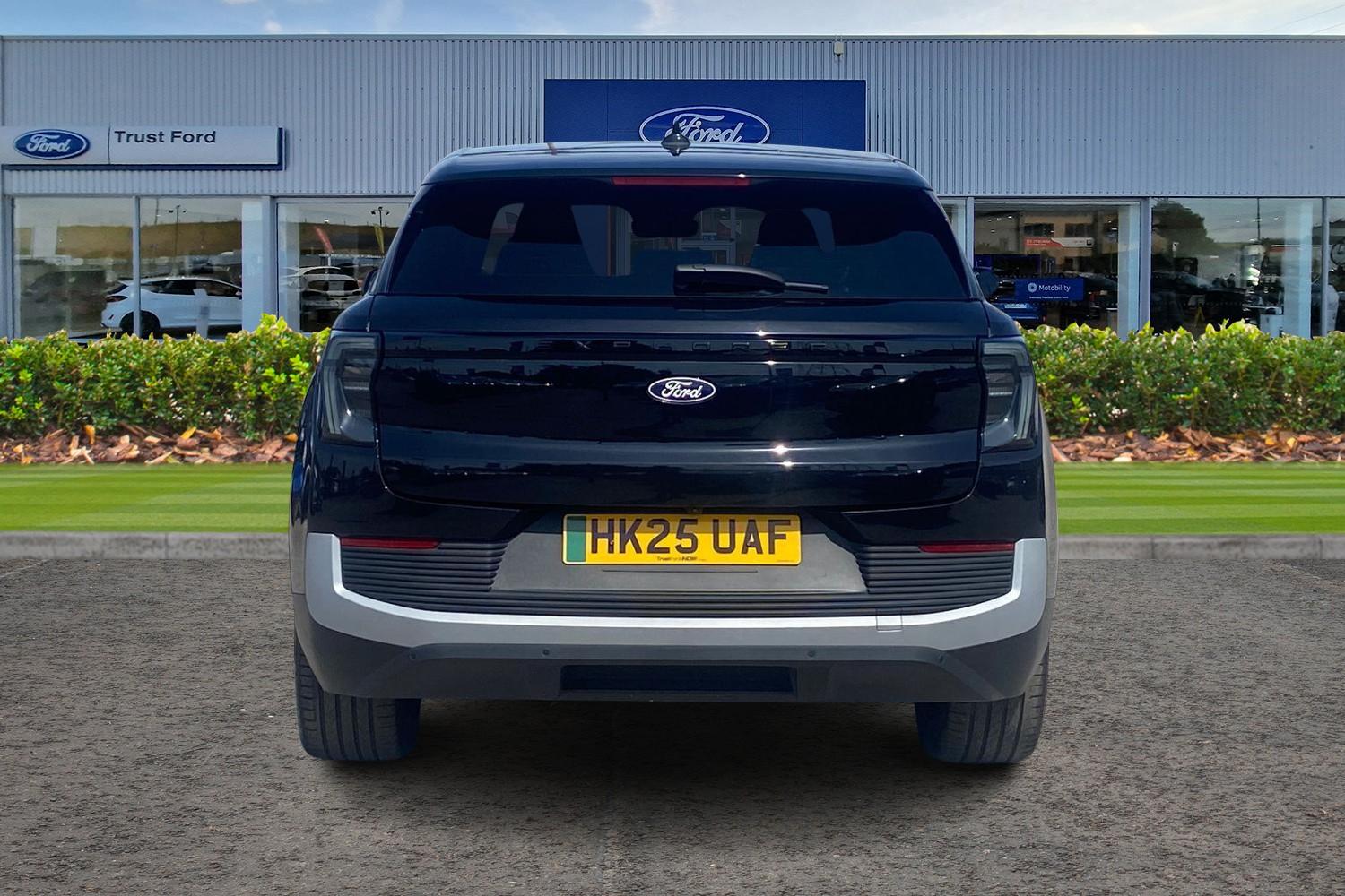 Ford EXPLORER Photo 6