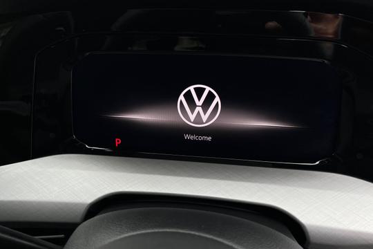 Volkswagen Golf Photo autoimg-81024bd0ad2a8355d4ba1cf76aa301b7c9031ec0.jpg