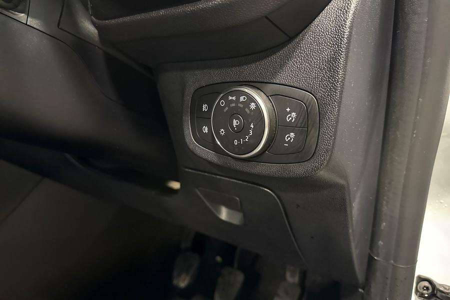 Ford FIESTA Photo autoimg-81044c9c38e574f50a551474919a1643869fa019.jpg
