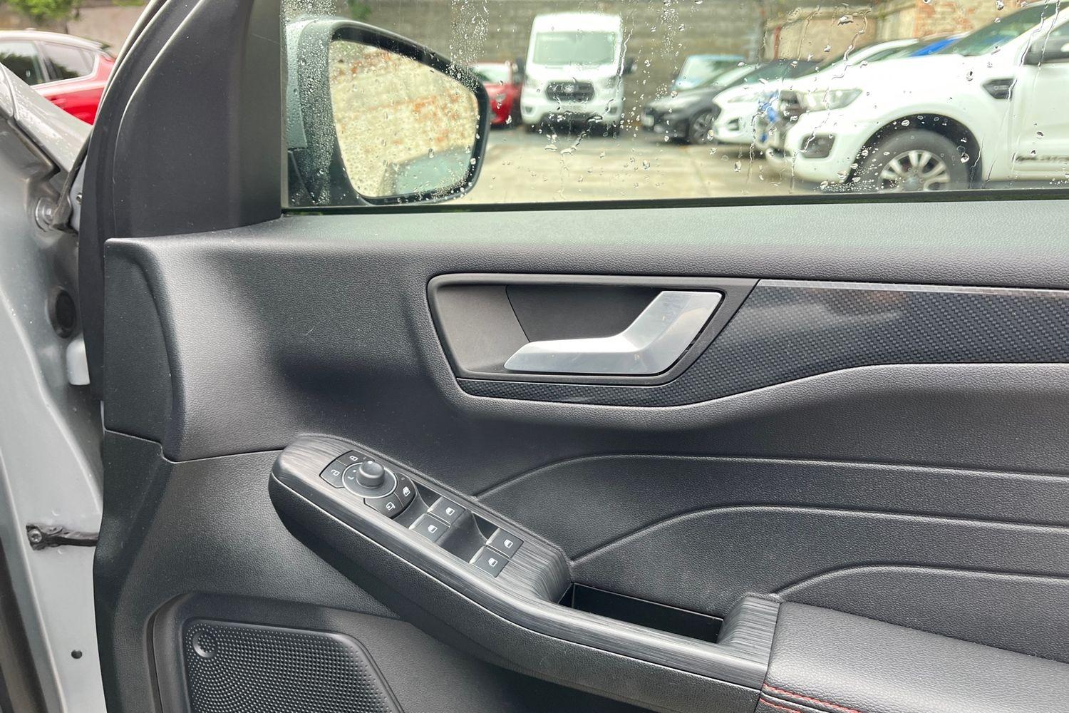 Ford KUGA Photo 24