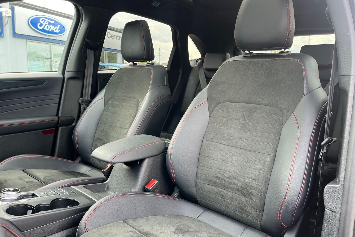 Ford KUGA Photo 18