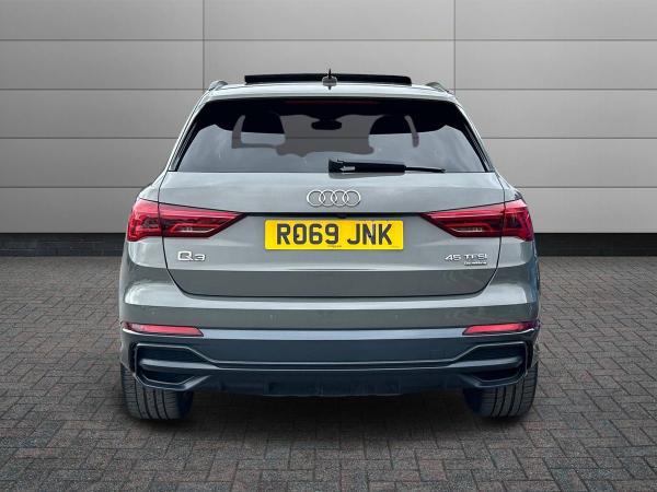 Audi Q3 Photo autoimg-810ab68c3795fa129cdbbbb6a88f2874ada52e8f.jpg