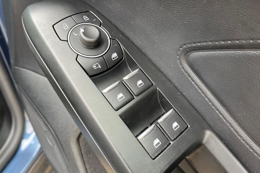Ford Focus Photo autoimg-810c03e0be0b9a8aac3a549c72785c5626ede2e5.jpg