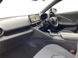 TOYOTA C-Hr Photo 2