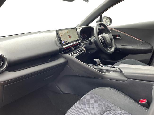 TOYOTA C-Hr Photo 2
