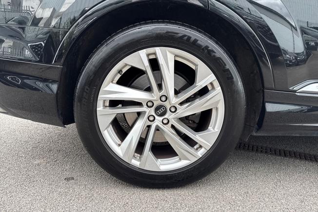 AUDI Q7 Photo 5