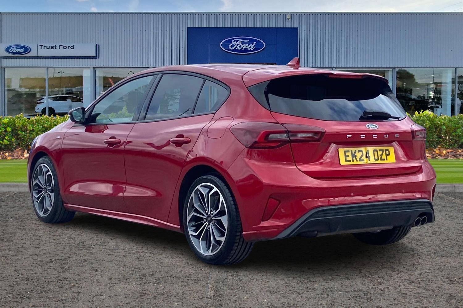 Ford FOCUS Photo 1