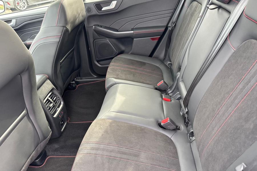 Ford KUGA Photo autoimg-810d463f0bbef03d60f5962ed3d39182fe704df7.jpg
