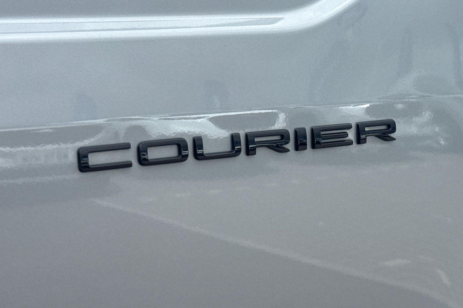 Ford TRANSIT COURIER Photo 19