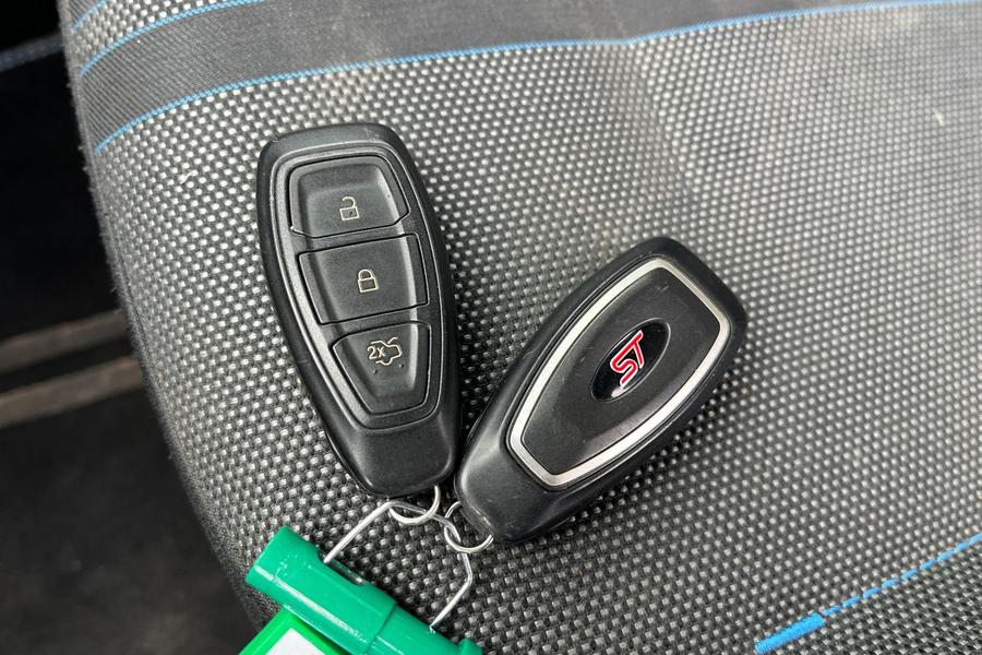 Ford FIESTA Photo autoimg-811415c848e2b2216a0bd9535c724ec83529e381.jpg